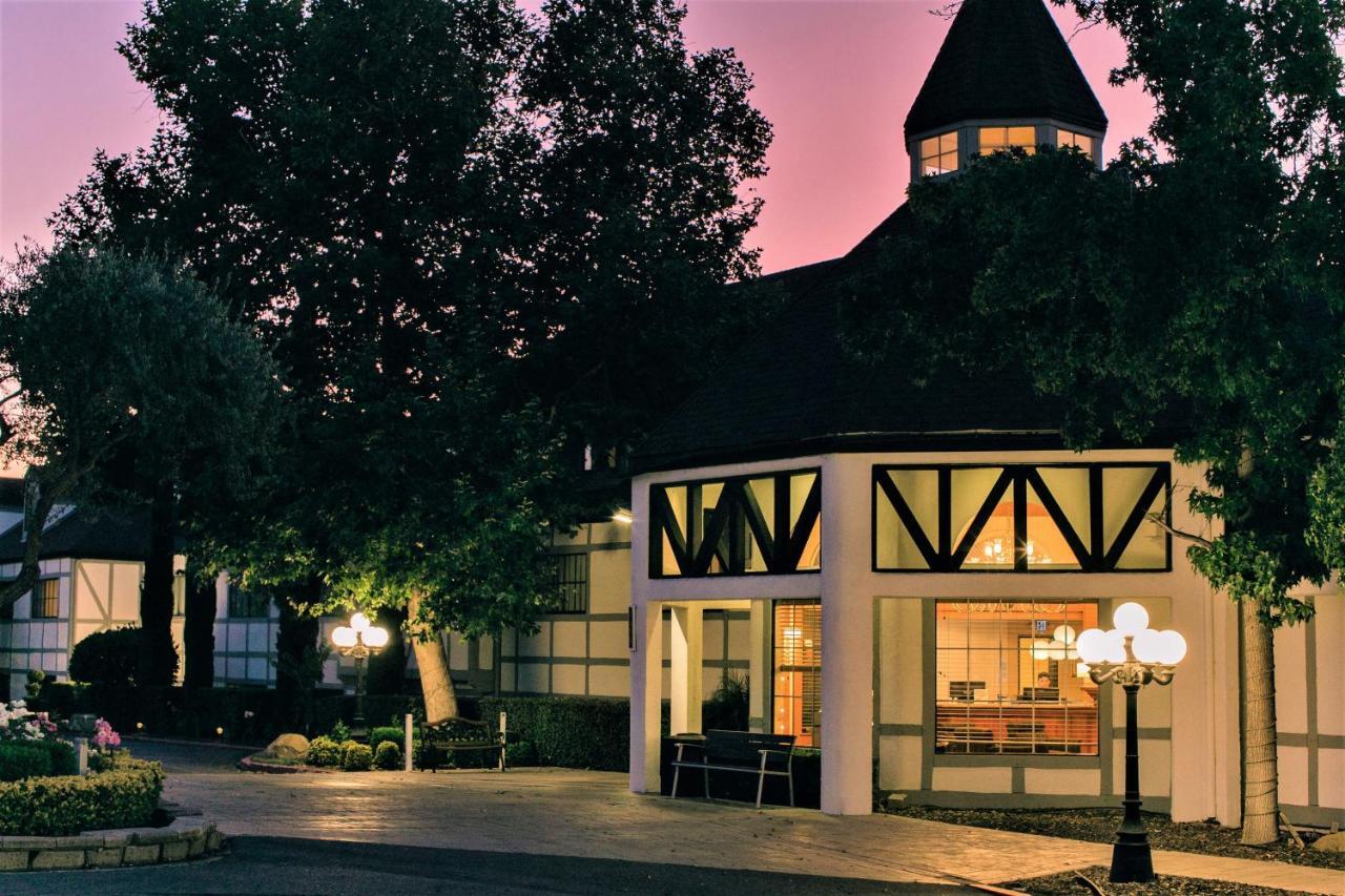 Vinland Hotel And Lounge Solvang Exterior photo
